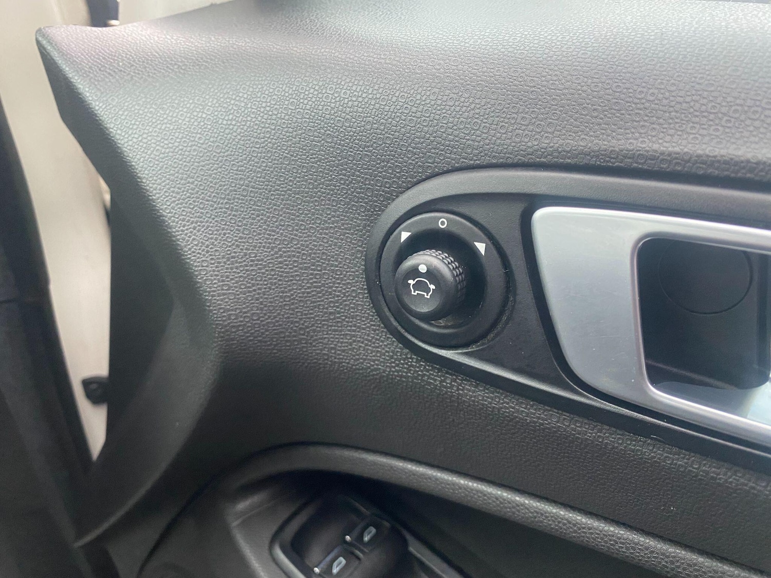 Used Ford Ecosport 2016 for sale - 76993490: Photo 9