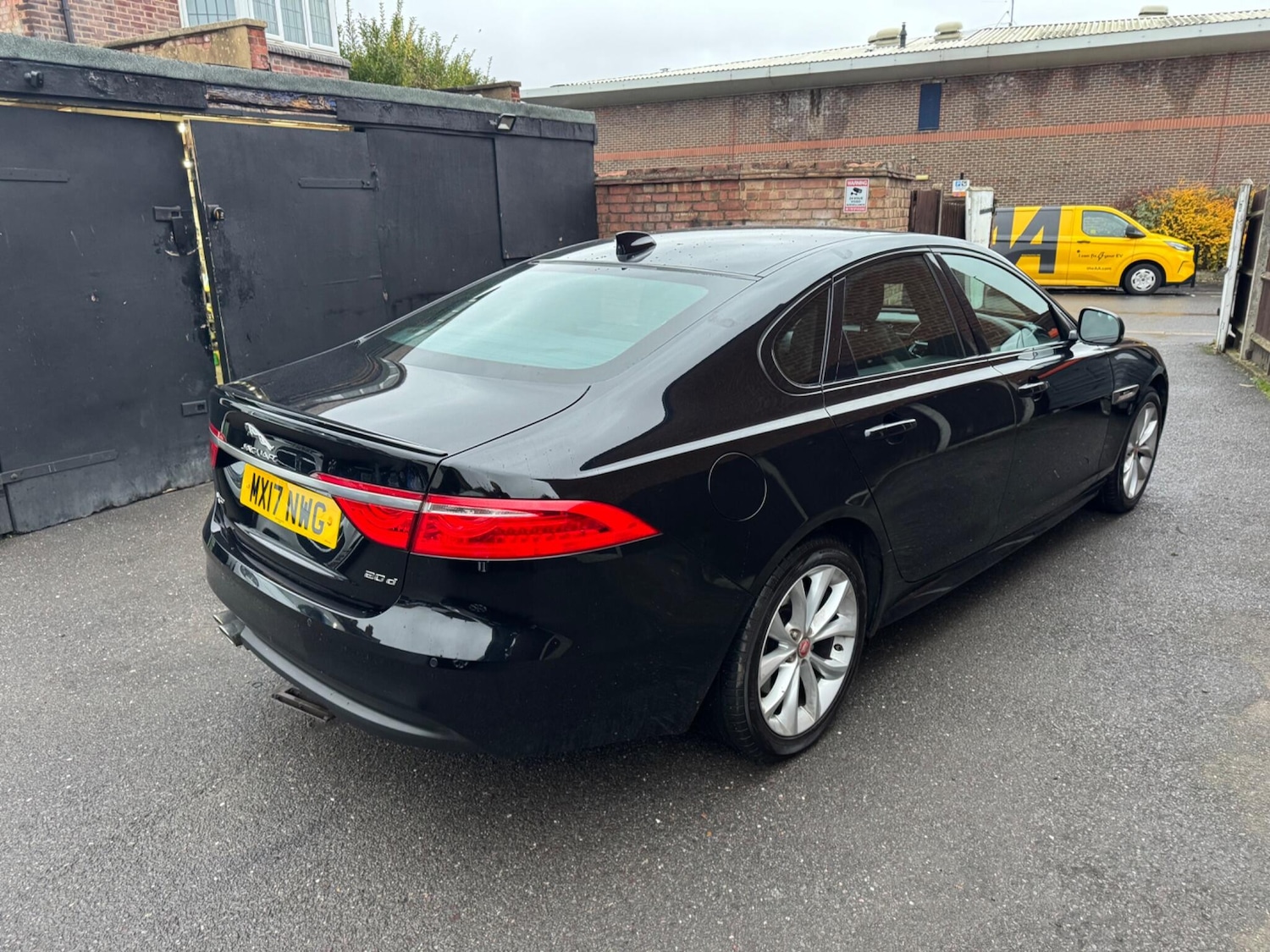 Used Jaguar XF 2017 for sale - 76780852: Photo 12