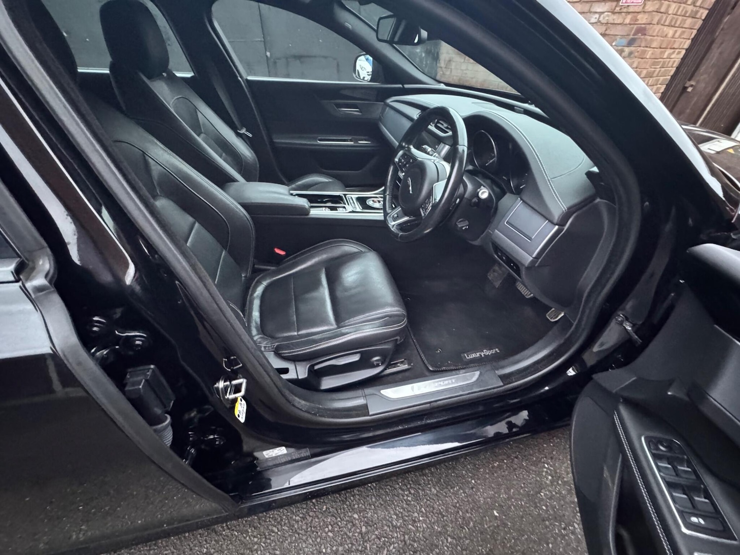 Used Jaguar XF 2017 for sale - 76780852: Photo 22