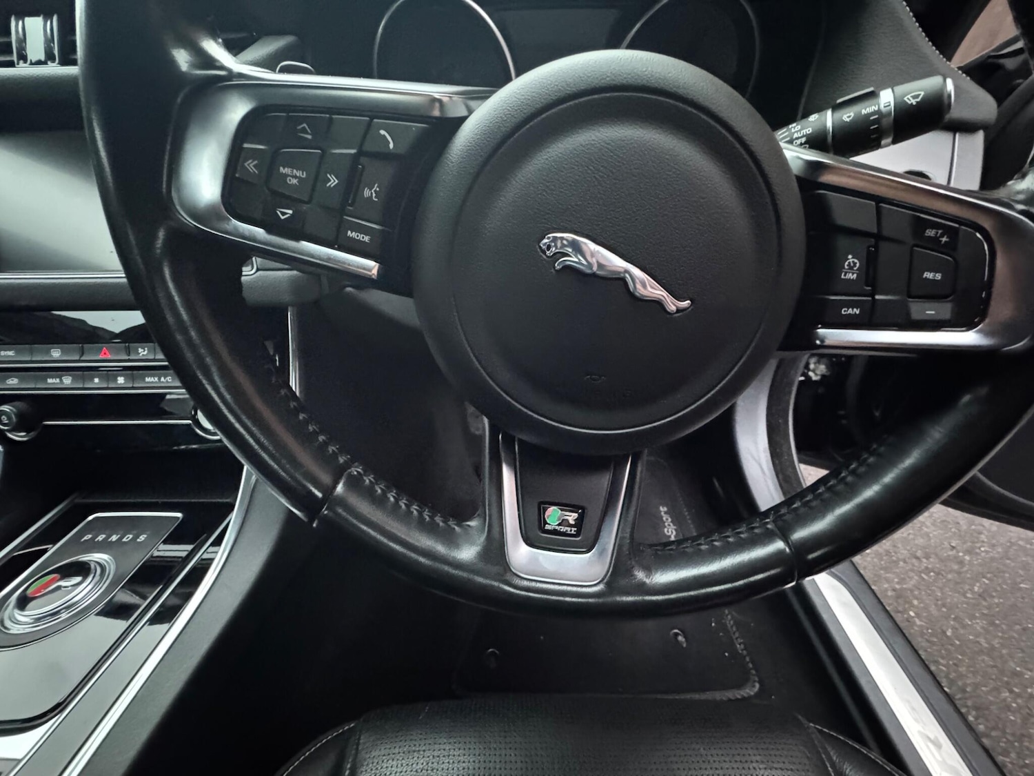 Used Jaguar XF 2017 for sale - 76780852: Photo 25