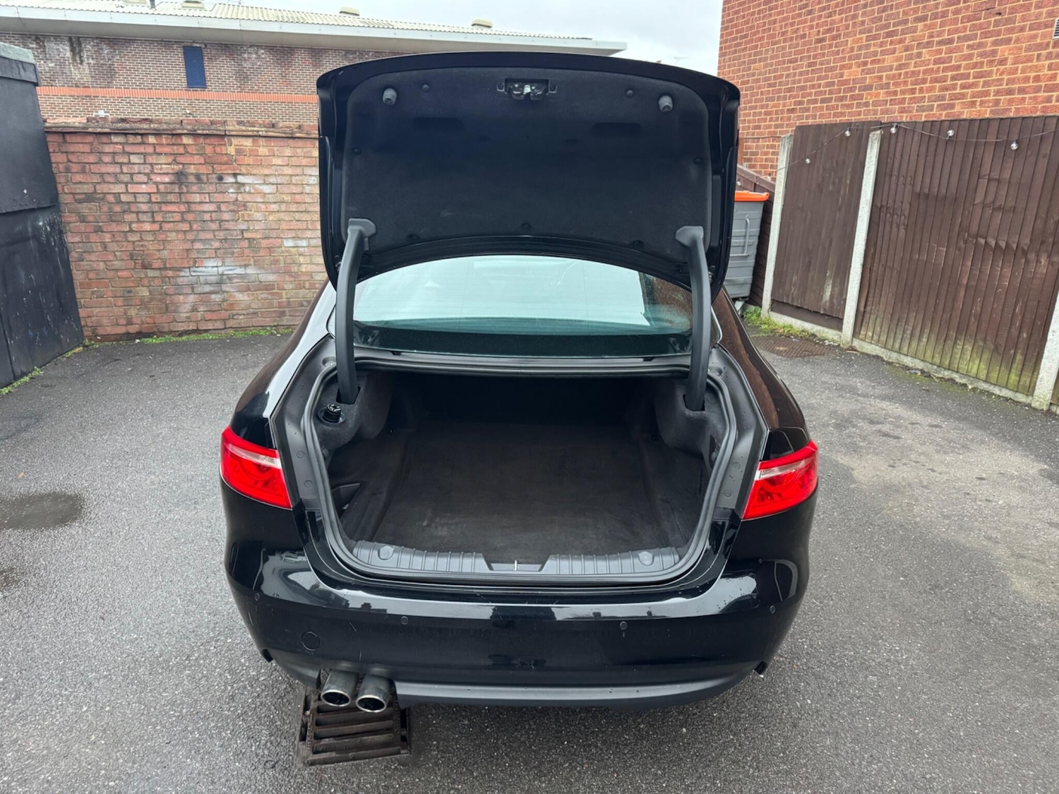 Used Jaguar XF 2017 for sale - 76780852: Photo 9