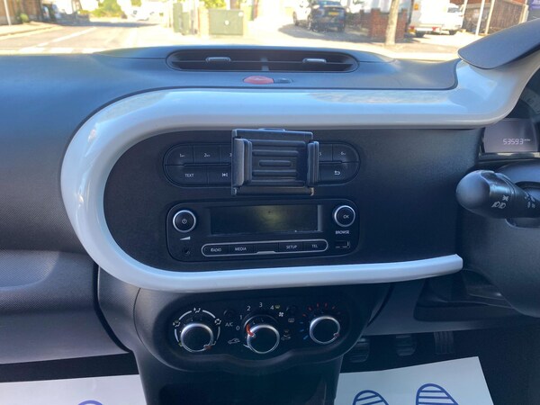 Used Renault Twingo 2015 for sale - 76072859: Photo 14