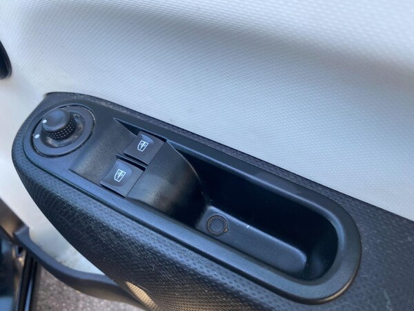 Used Renault Twingo 2015 for sale - 76072859: Photo 16