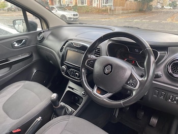 Used Renault Captur 2017 for sale - 76284084: Photo