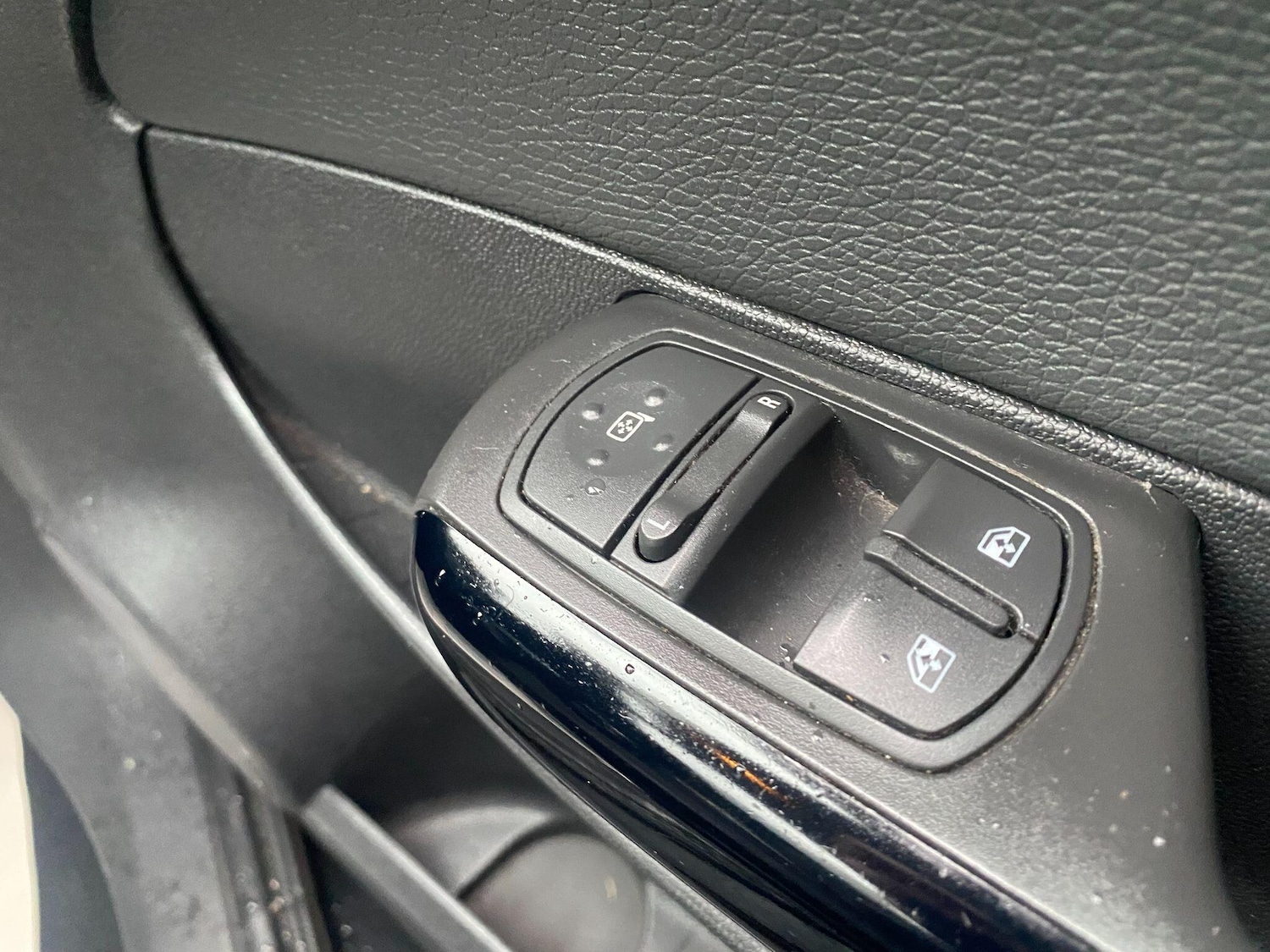 Used Vauxhall Corsa 2012 for sale - 77216156: Photo 9