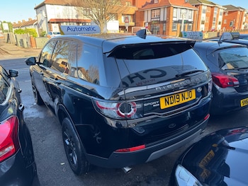 Used Land Rover Discovery Sport 2019 for sale - 76965551: Photo