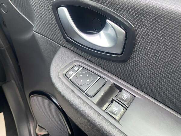 Used Renault Clio 2018 for sale - 76326255: Photo 12