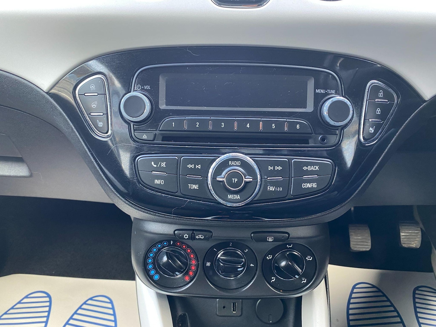 Used Vauxhall ADAM 2013 for sale - 76645855: Photo 19