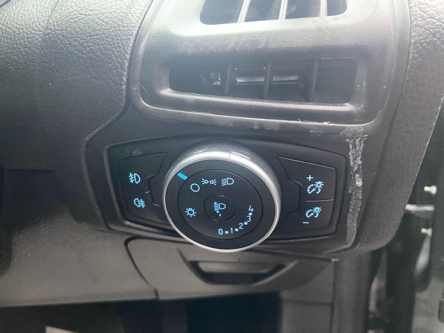 Used Ford Focus 2015 for sale - 77345286: Photo 9