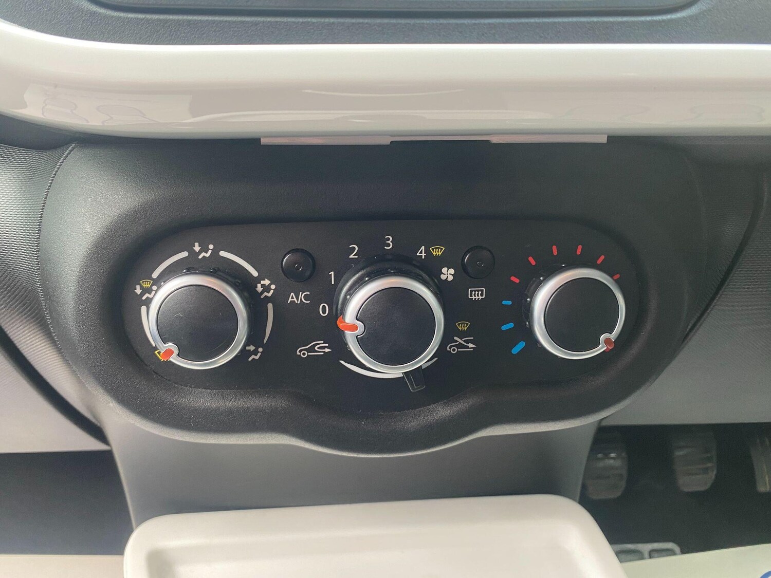 Used Renault Twingo 2015 for sale - 77396194: Photo 14