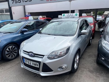 2013 (62) - 1.0T EcoBoost Zetec Euro 5 (s/s) 5dr