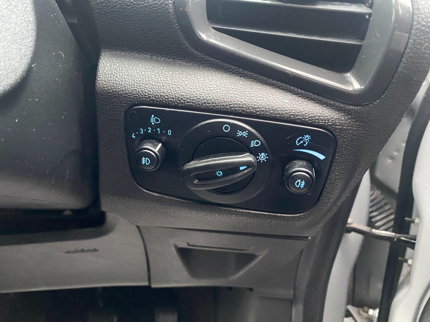 Used Ford Ecosport 2017 for sale - 76573431: Photo 14