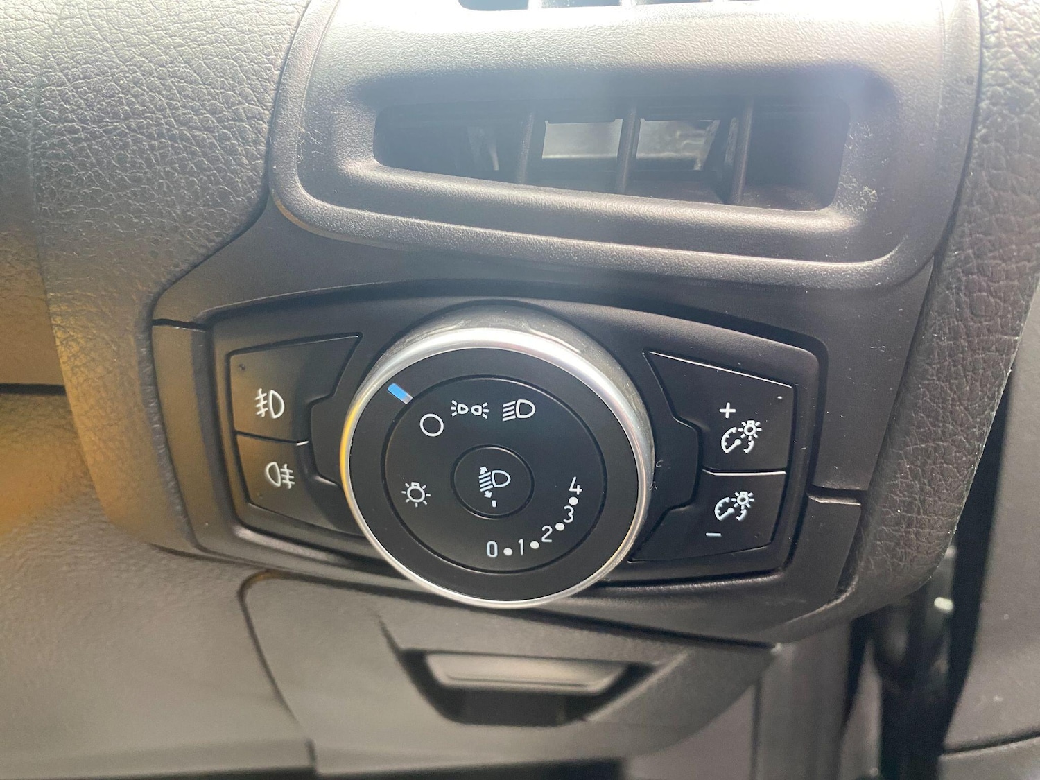 Used Ford Focus 2015 for sale - 78086234: Photo 8