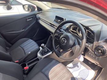 Used Mazda Mazda2 2015 for sale - 75247304: Photo