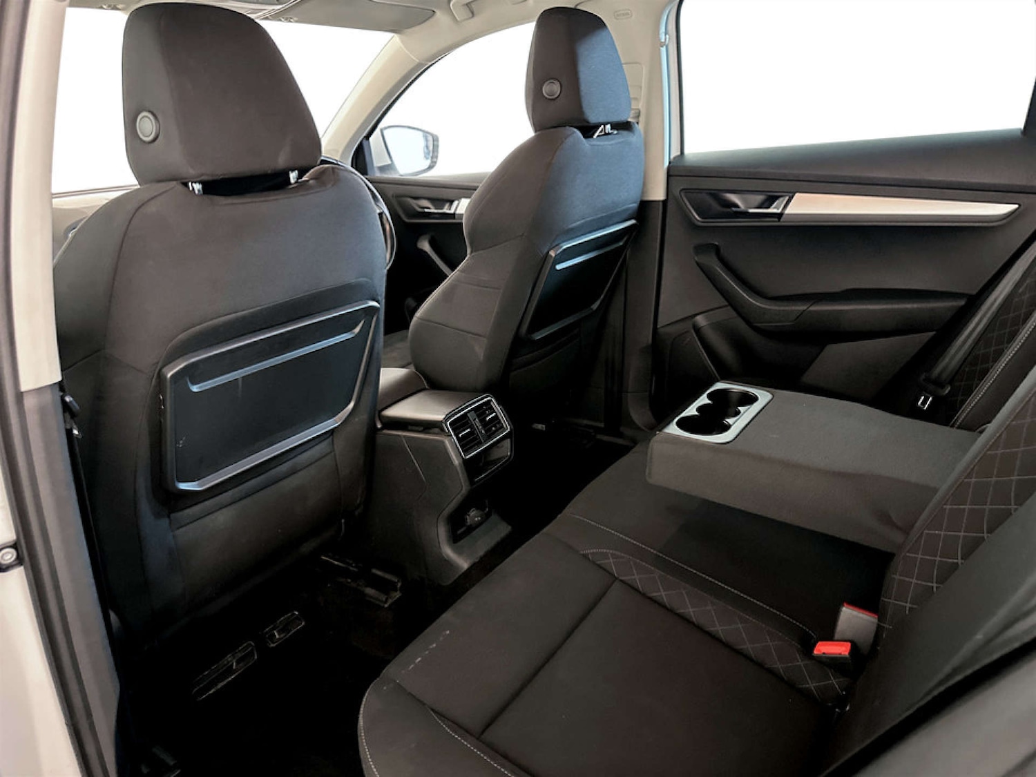 Used Skoda Karoq 2018 for sale - 77185542: Photo 13