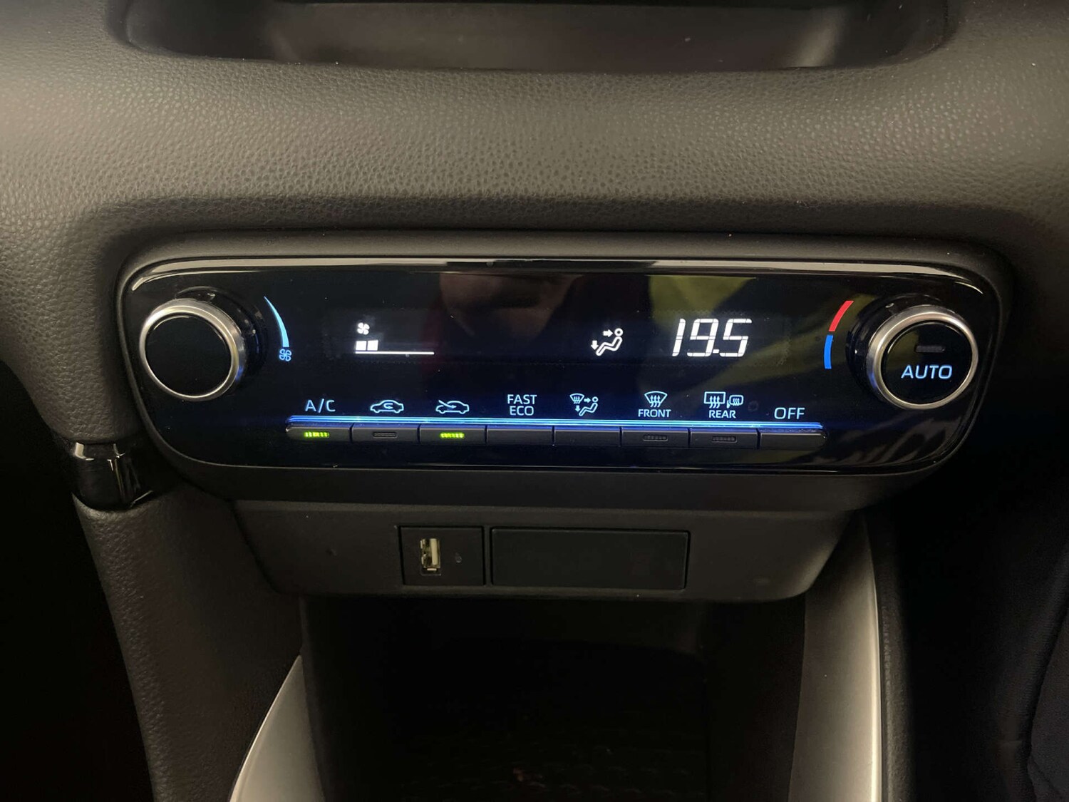 Used Mazda Mazda2 HYBRID 2023 for sale - 78190083: Photo 23