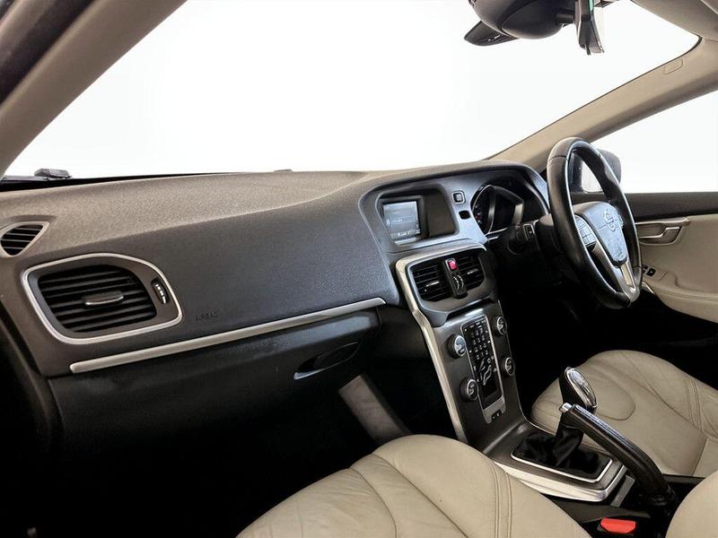 Used Volvo V40 2012 for sale - 76603456: Photo 12