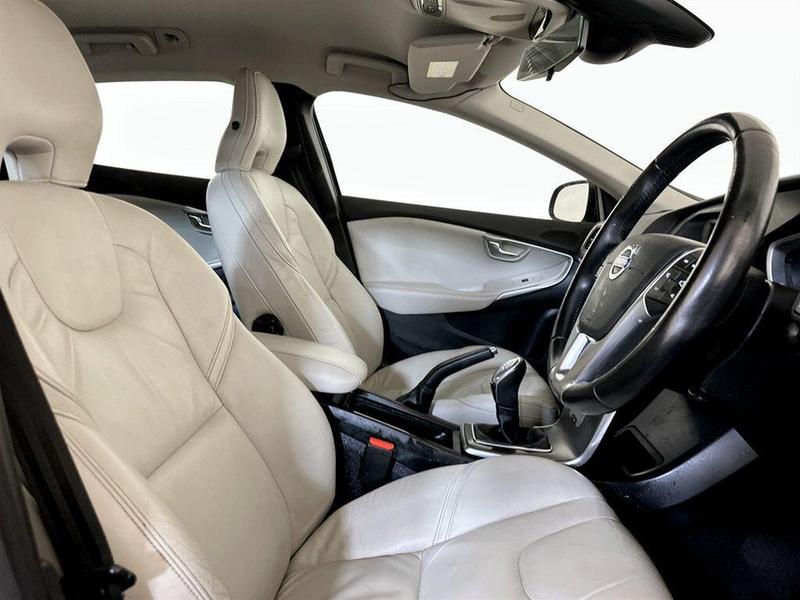 Used Volvo V40 2012 for sale - 76603456: Photo 13