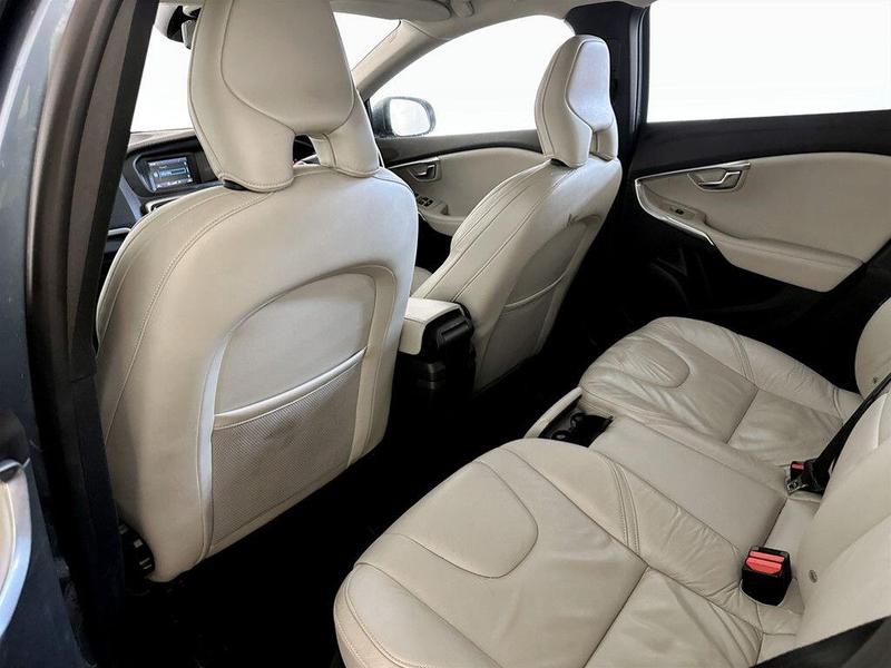 Used Volvo V40 2012 for sale - 76603456: Photo 14