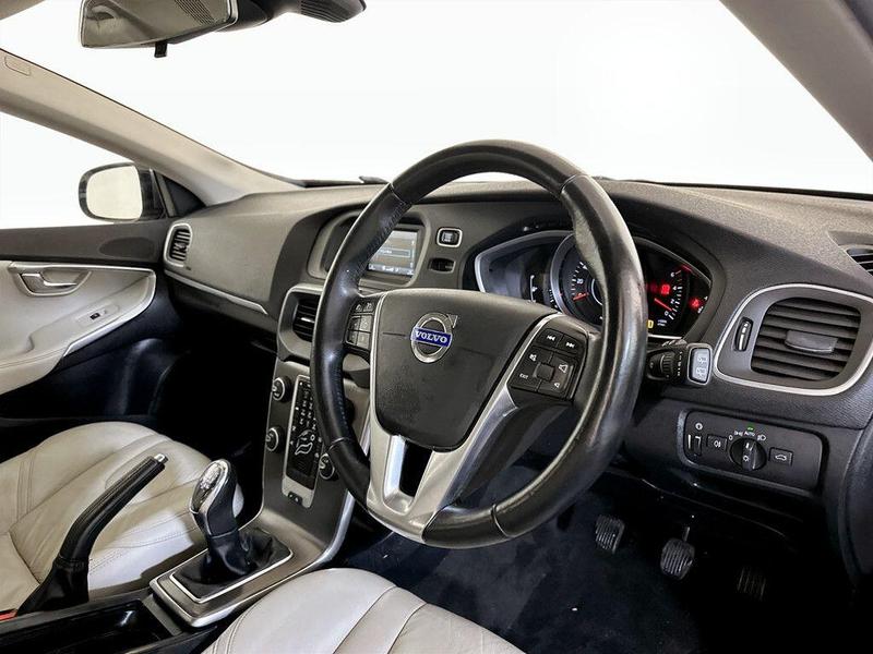 Used Volvo V40 2012 for sale - 76603456: Photo 17