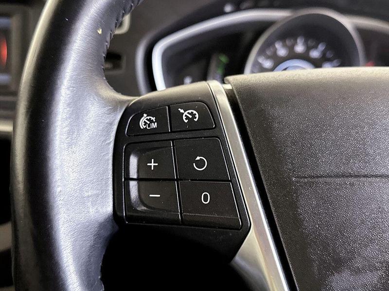 Used Volvo V40 2012 for sale - 76603456: Photo 18