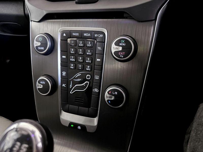 Used Volvo V40 2012 for sale - 76603456: Photo 24