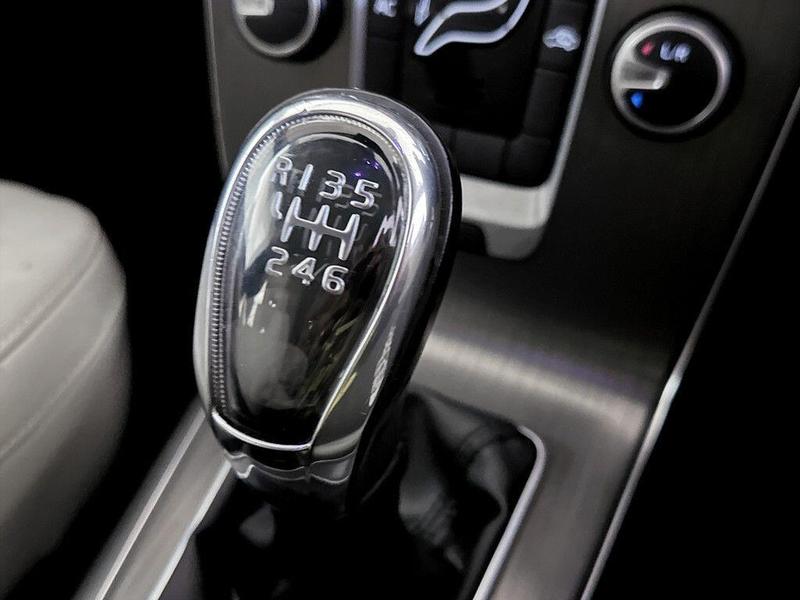 Used Volvo V40 2012 for sale - 76603456: Photo 25