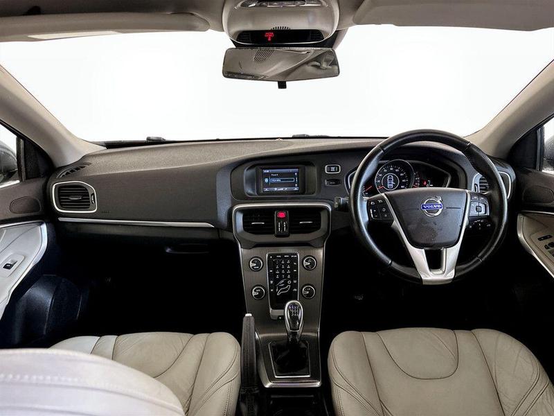 Used Volvo V40 2012 for sale - 76603456: Photo 3