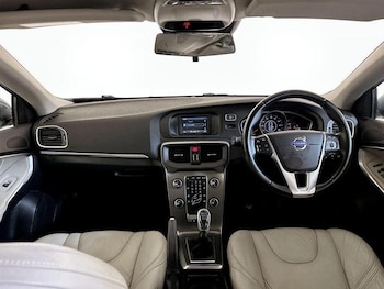 Used Volvo V40 2012 for sale - 76603456: Photo