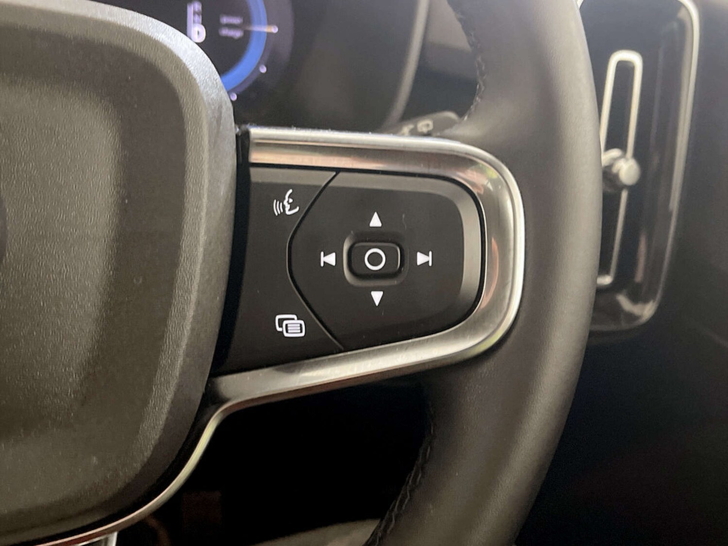 Used Volvo XC40 2022 for sale - 77452466: Photo 19