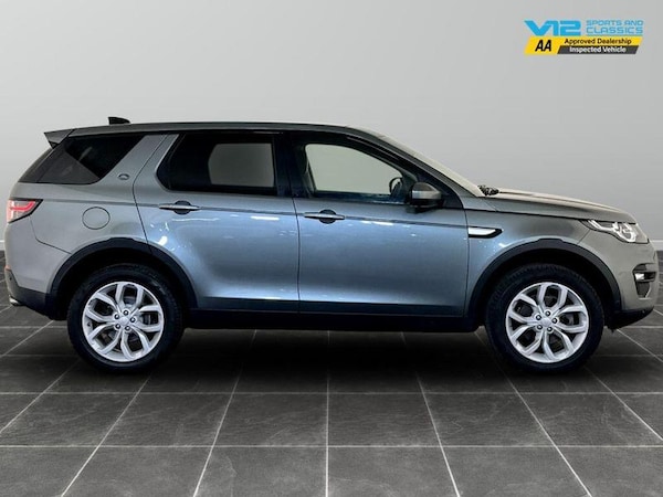 Used Land Rover Discovery Sport 2017 for sale - 76261125: Photo 11