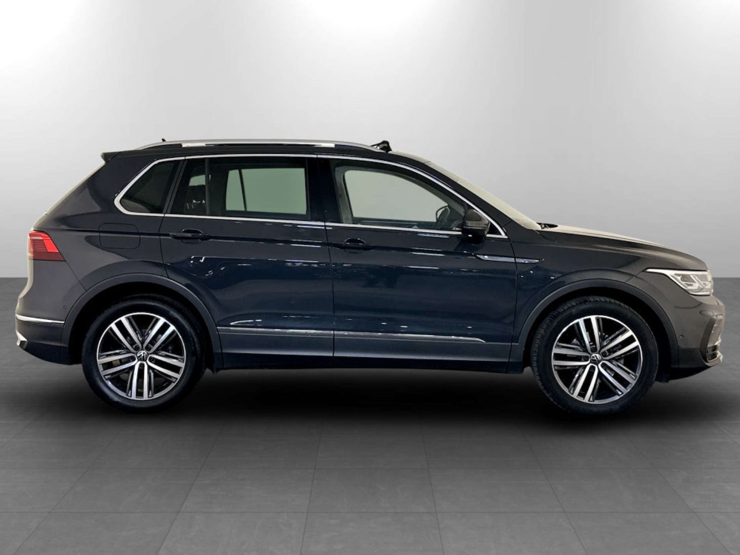 Used Volkswagen Tiguan 2023 for sale - 77750335: Photo 11