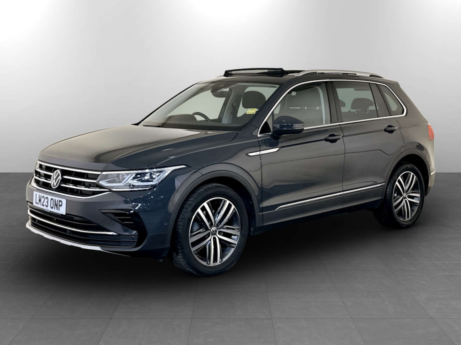 Used Volkswagen Tiguan 2023 for sale - 77750335: Photo 6