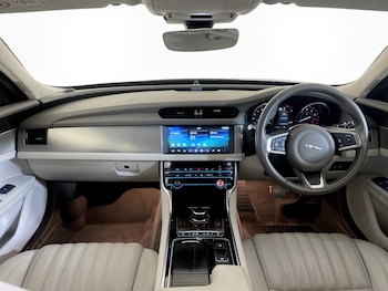 Used Jaguar XF 2018 for sale - 75240120: Photo