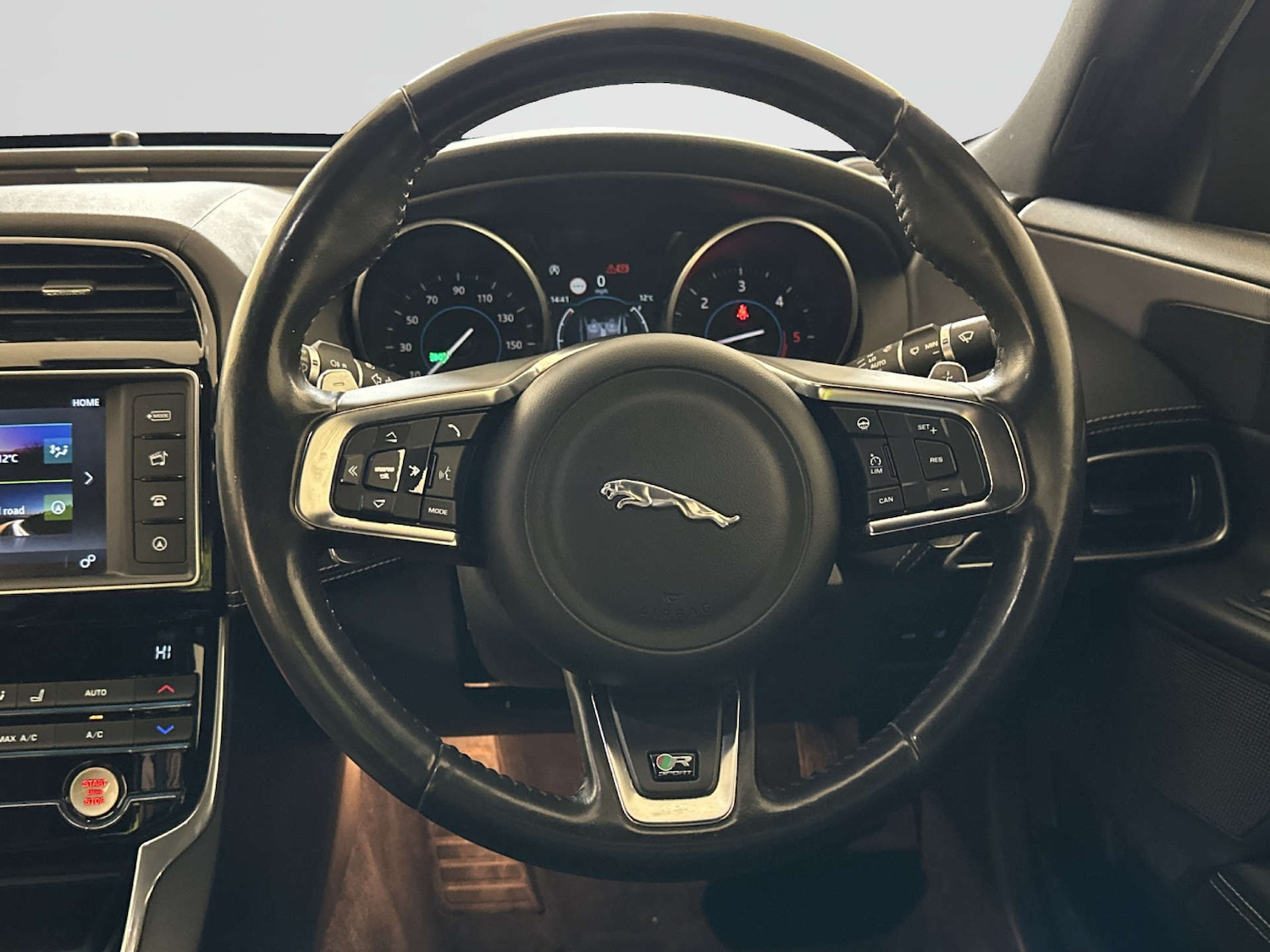 Used Jaguar XE 2018 for sale - 78105705: Photo 16