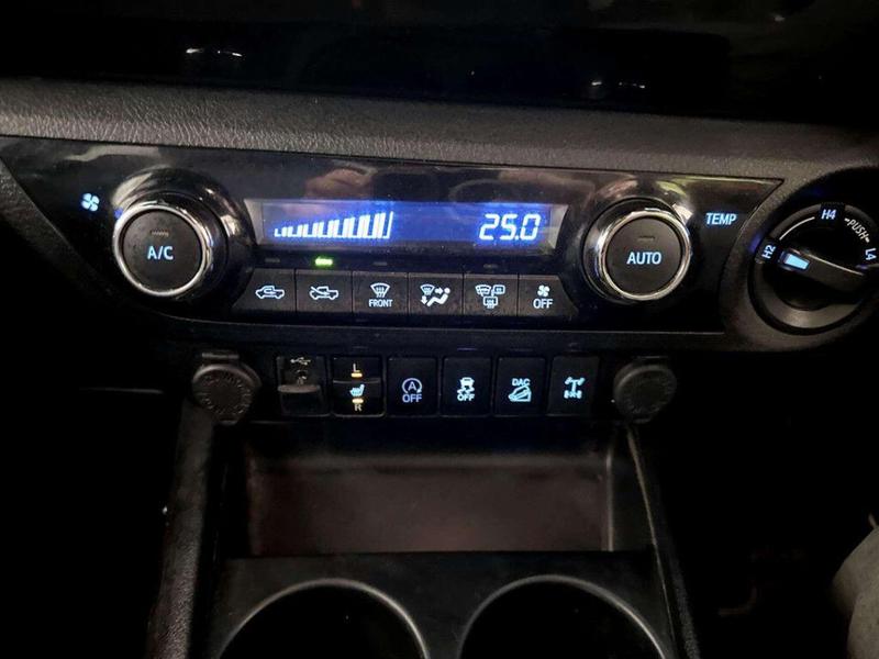 Used Toyota Hilux 2020 for sale - 76850972: Photo 24