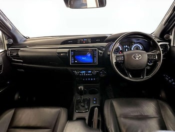 Used Toyota Hilux 2020 for sale - 76850972: Photo