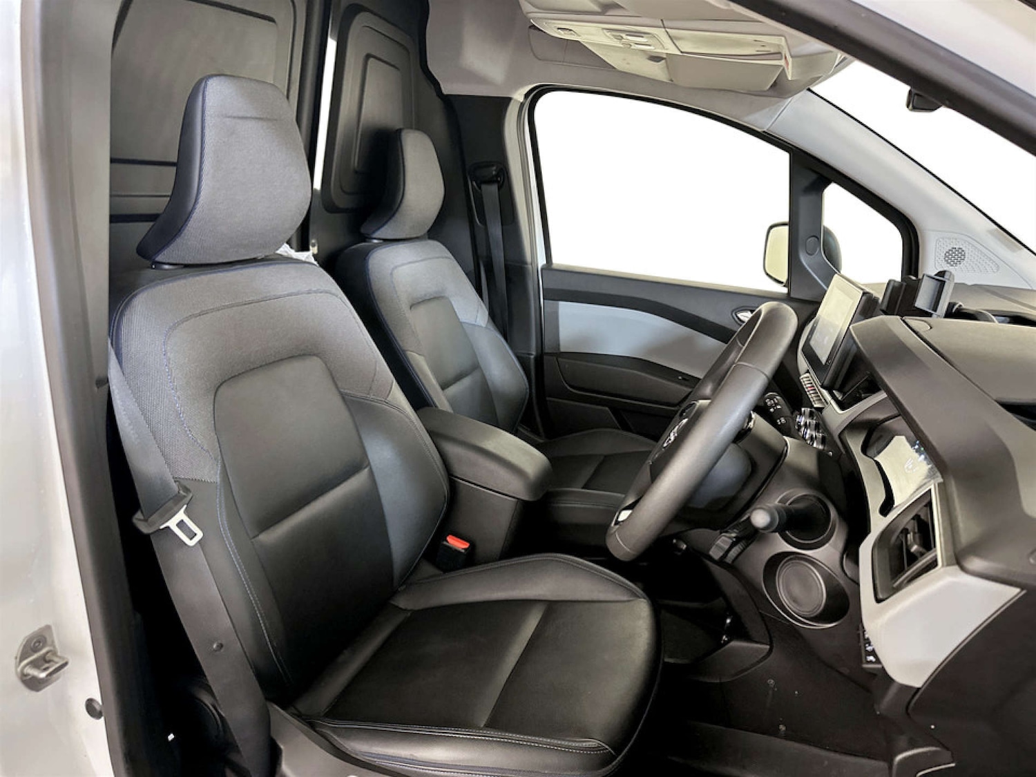 Used Nissan Other 2023 for sale - 77299345: Photo 13