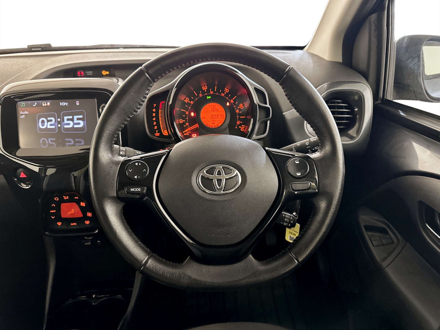 Used Toyota AYGO 2017 for sale - 77802012: Photo 17