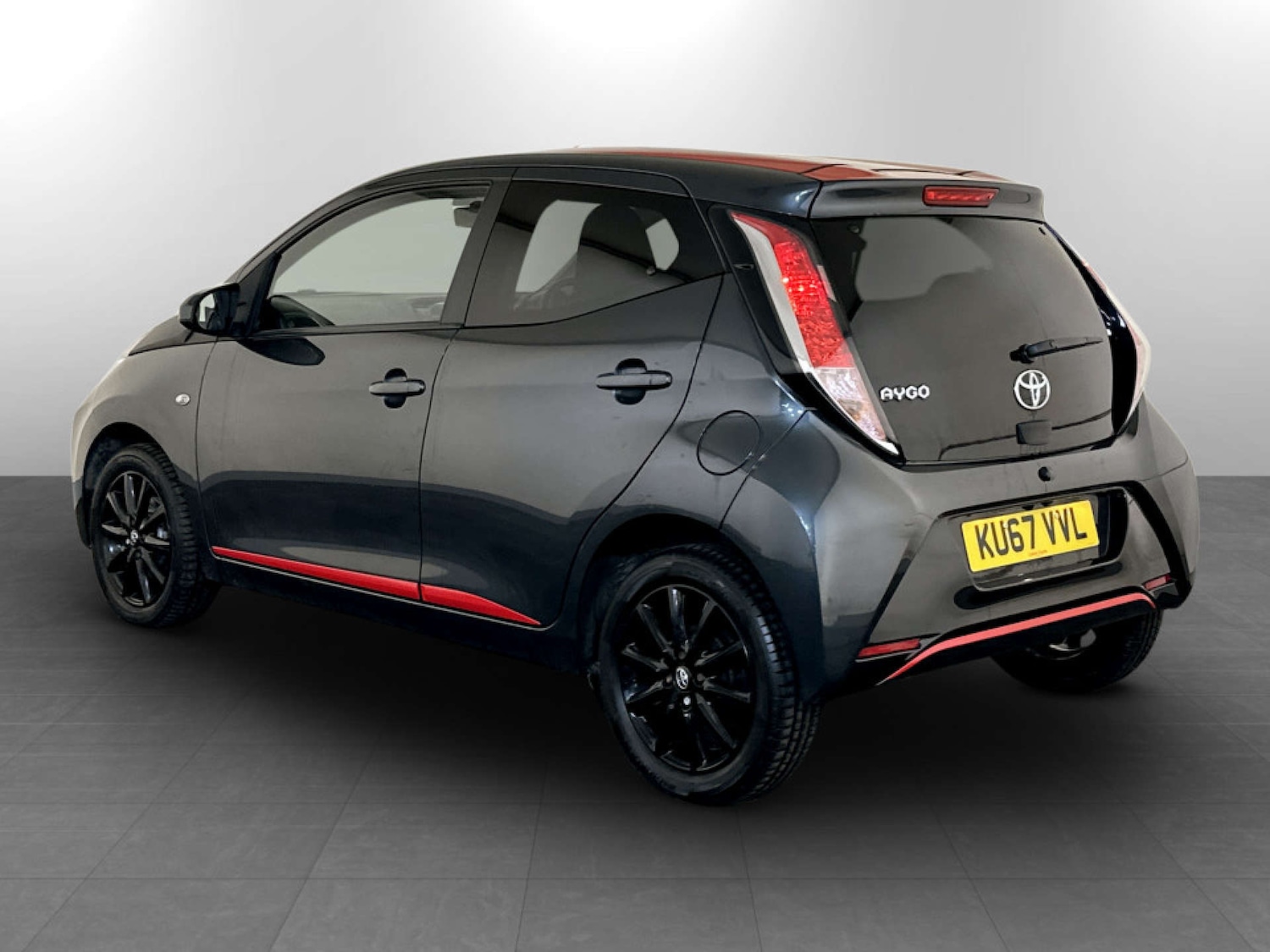 Used Toyota AYGO 2017 for sale - 77802012: Photo 8