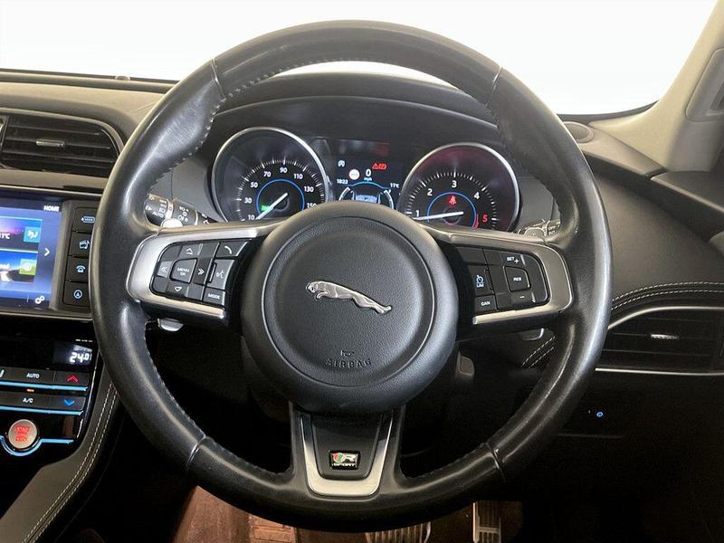 Used Jaguar F-Pace 2018 for sale - 76545274: Photo 16