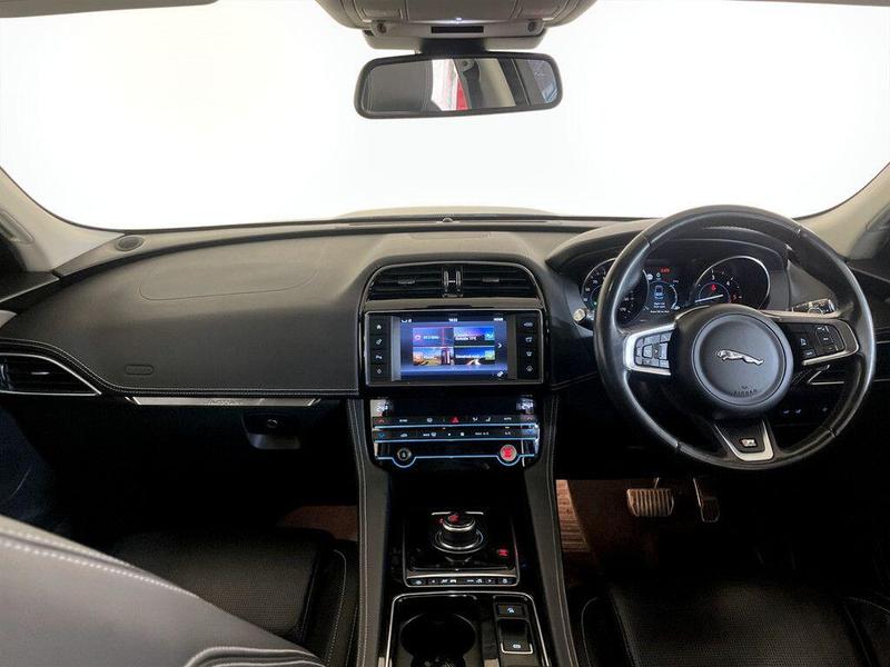 Used Jaguar F-Pace 2018 for sale - 76545274: Photo 3