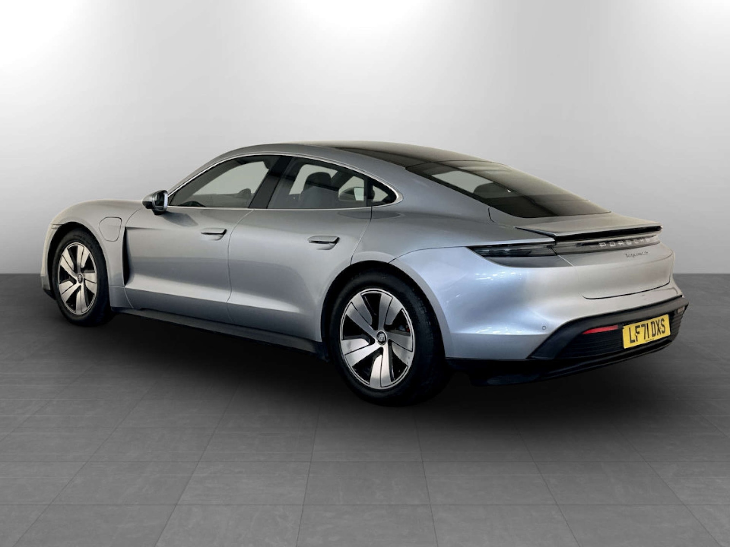 Used Porsche Taycan 2021 for sale - 77749119: Photo 8