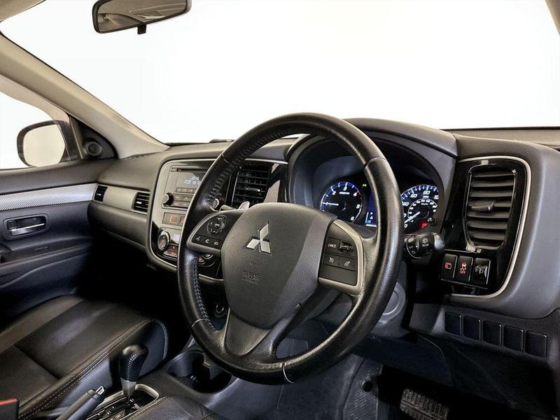 Used Mitsubishi Outlander 2015 for sale - 76449302: Photo 15