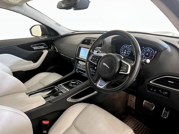 Used Jaguar F-Pace 2019 for sale - 76209309: Photo 15