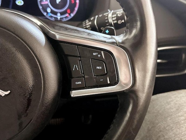 Used Jaguar F-Pace 2019 for sale - 76209309: Photo 19
