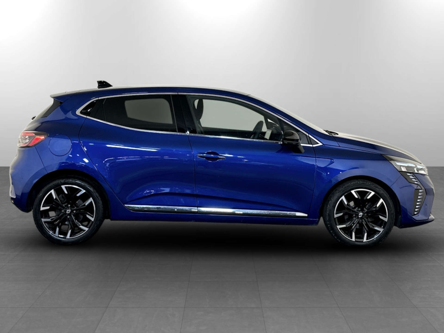 Used Renault Clio 2024 for sale - 77185656: Photo 11