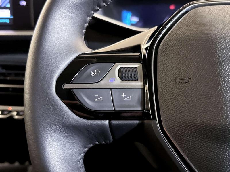 Used Peugeot E-2008 2022 for sale - 76882738: Photo 17