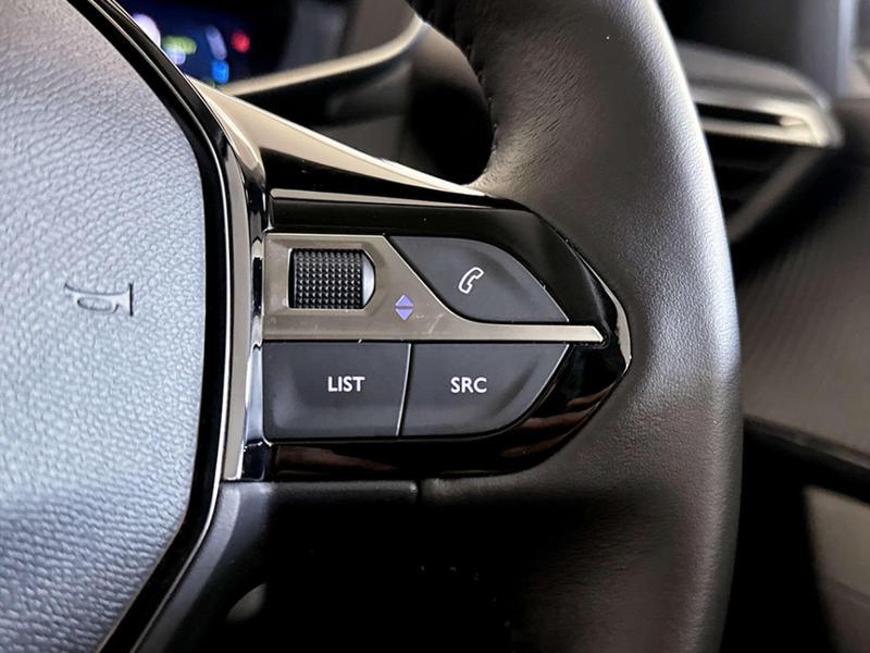 Used Peugeot E-2008 2022 for sale - 76882738: Photo 19