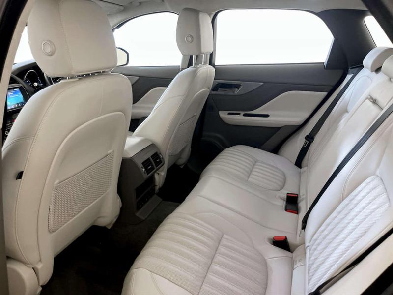 Used Jaguar F-Pace 2020 for sale - 76882729: Photo 14